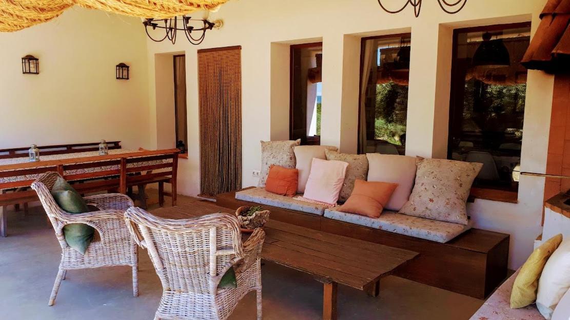 Villa Flores Amarillas Almoharin Exterior foto