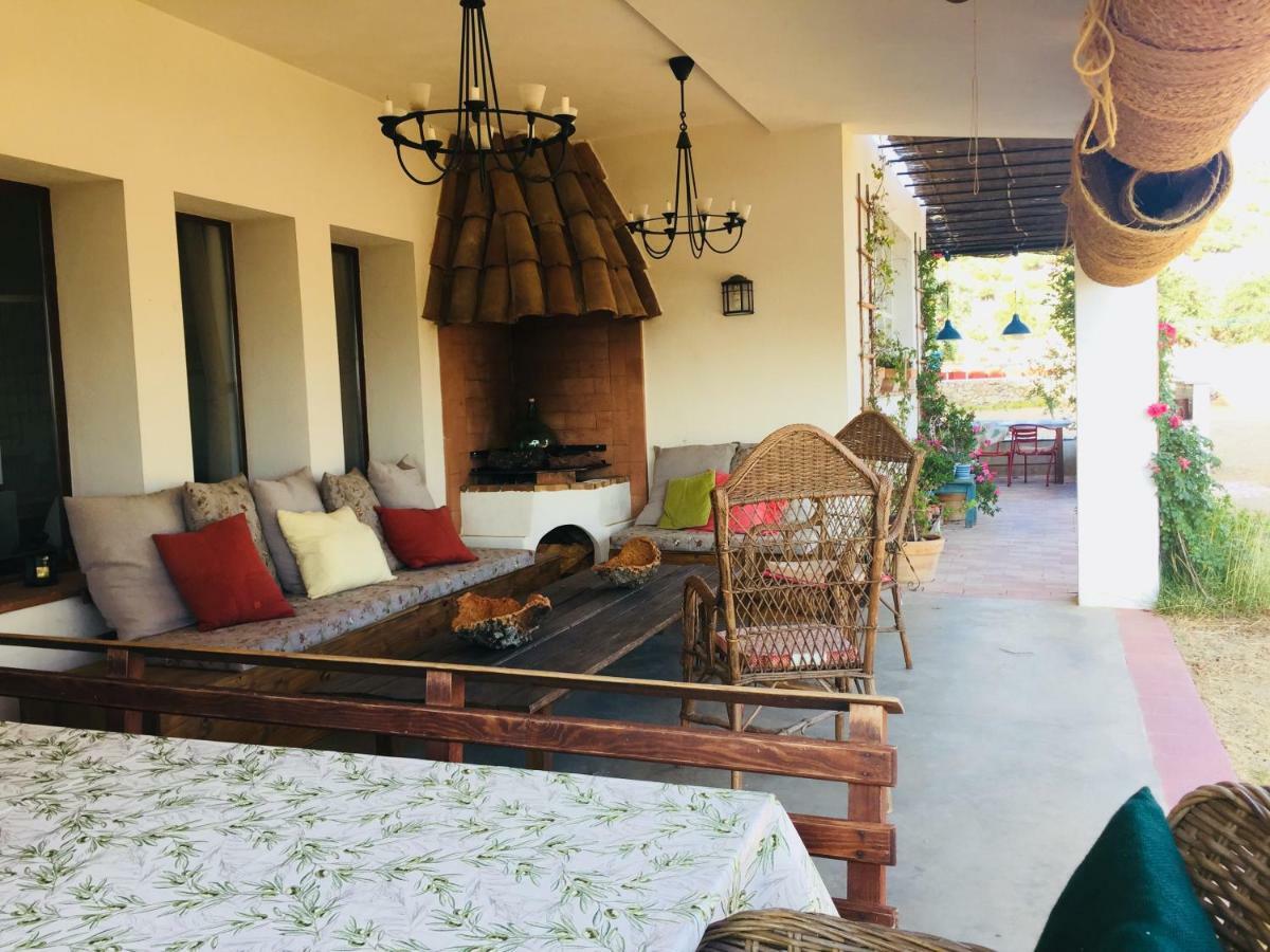 Villa Flores Amarillas Almoharin Exterior foto